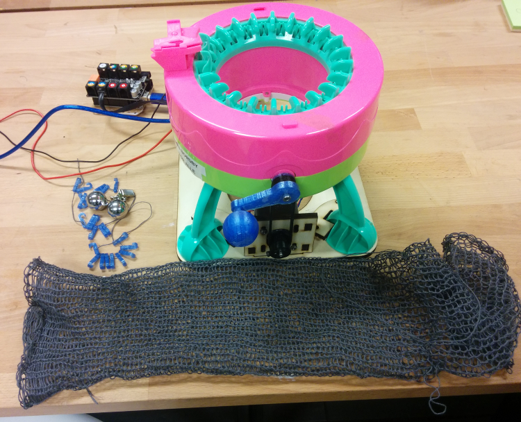 Idda Knitting Machine